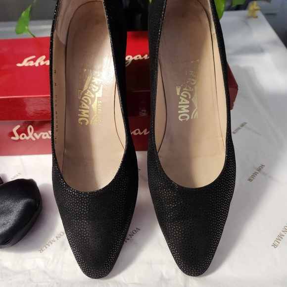 Salvatore Ferragamo women's heels size 8 - Picture 2 of 10